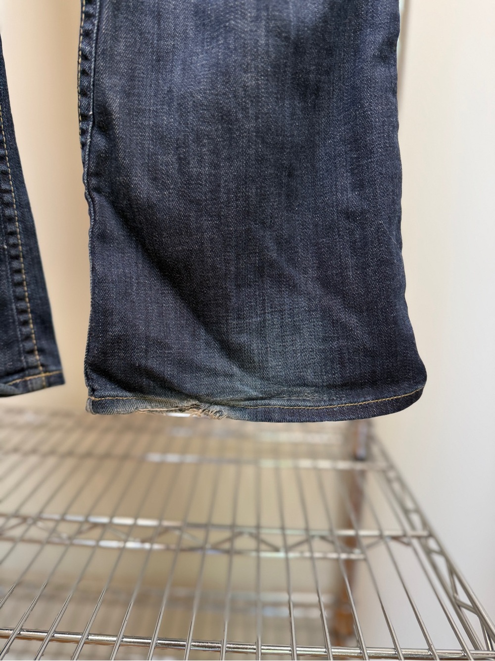 Hudson Flared Jeans – Size 28 - Picture 4 of 9